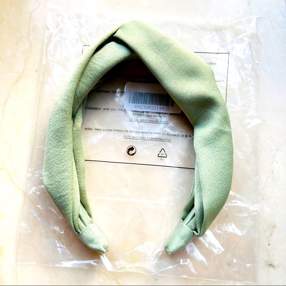 Anthropologie Accessories - NWOT Anthropologie Turban Knot Headband green🍀